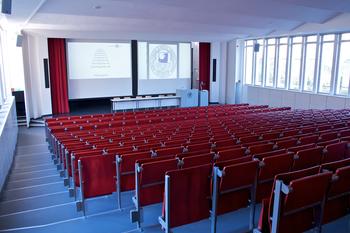 Hörsaal A mit Projektionsflächen (Quelle: Freie Universität Berlin)